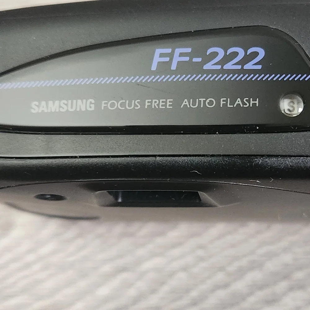 Vintage Samsung FF-222 Black Camera 35mm Point & Shoot Film Red Eye Reduction AA